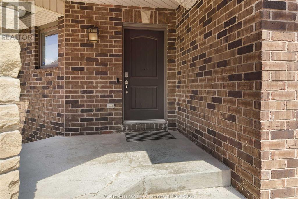 Property at 436 JOHN HARVEY CRESCENT image 5