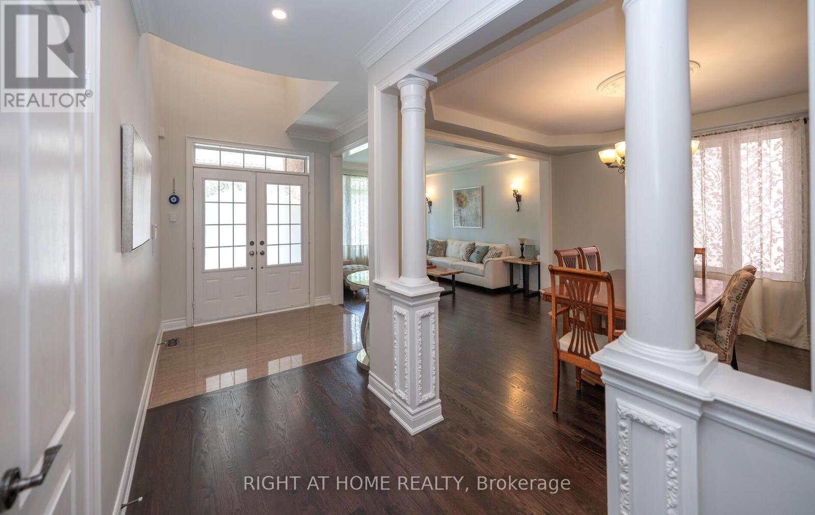 Property at 30 SELVAPIANO CRES CRESCENT N image 4