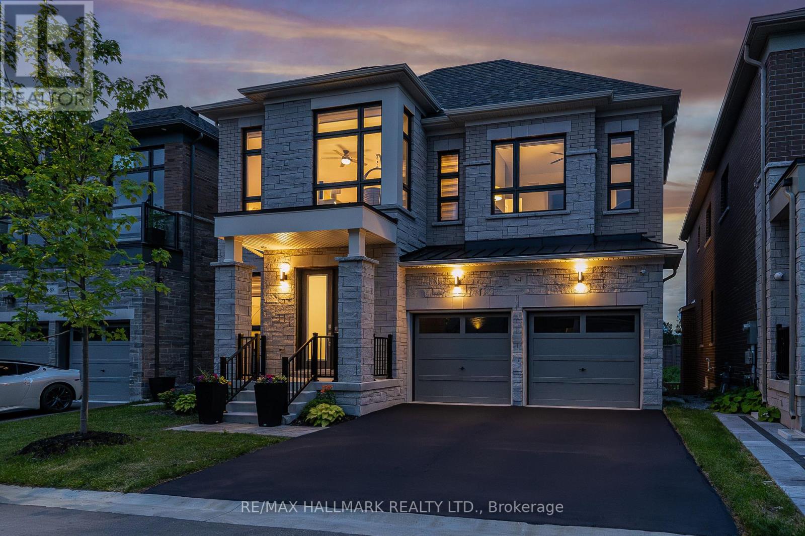 84 PINE HILL CRESCENT, Aurora, Ontario