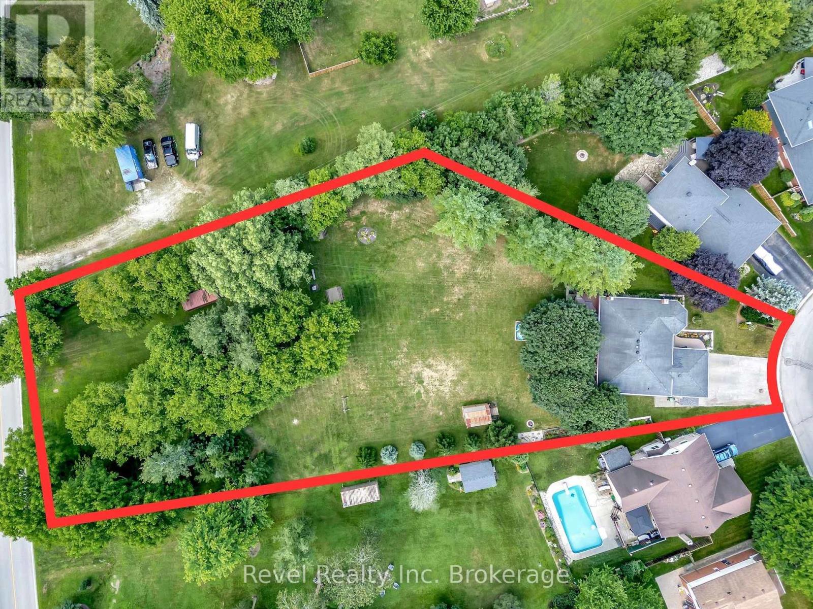 120 Fennel Street, Blandford-Blenheim, Ontario  N0J 1S0 - Photo 3 - X12310099