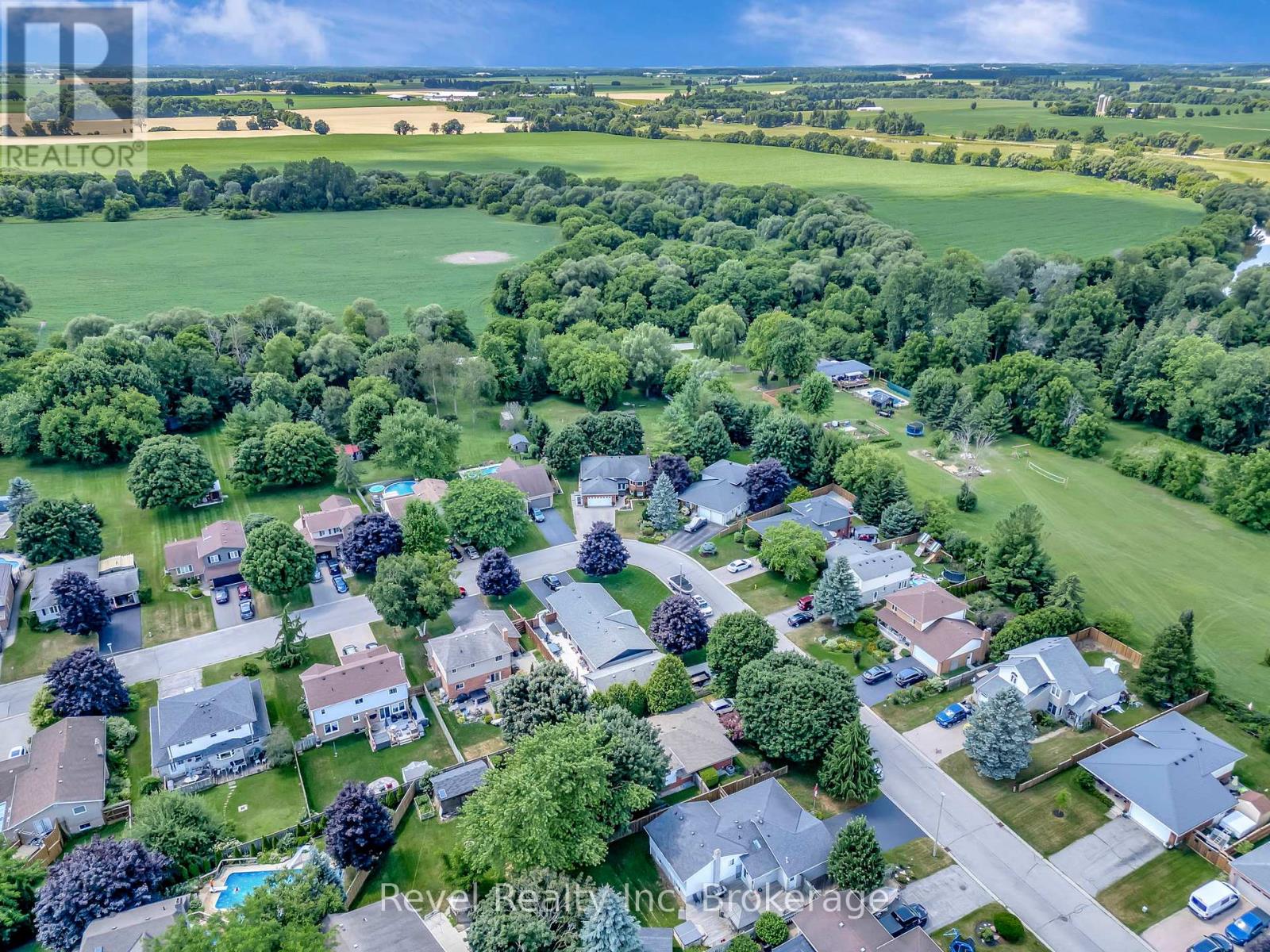 120 Fennel Street, Blandford-Blenheim, Ontario  N0J 1S0 - Photo 4 - X12310099