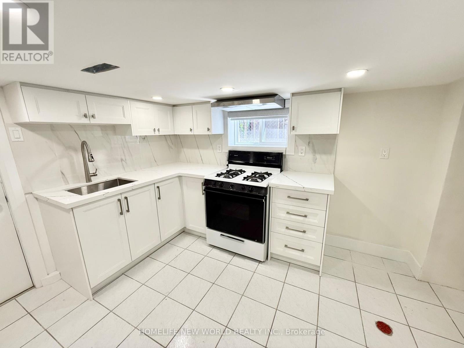 137 Gladstone Avenue, Toronto (Little Portugal), Ontario  M6J 3L1 - Photo 36 - C12310037
