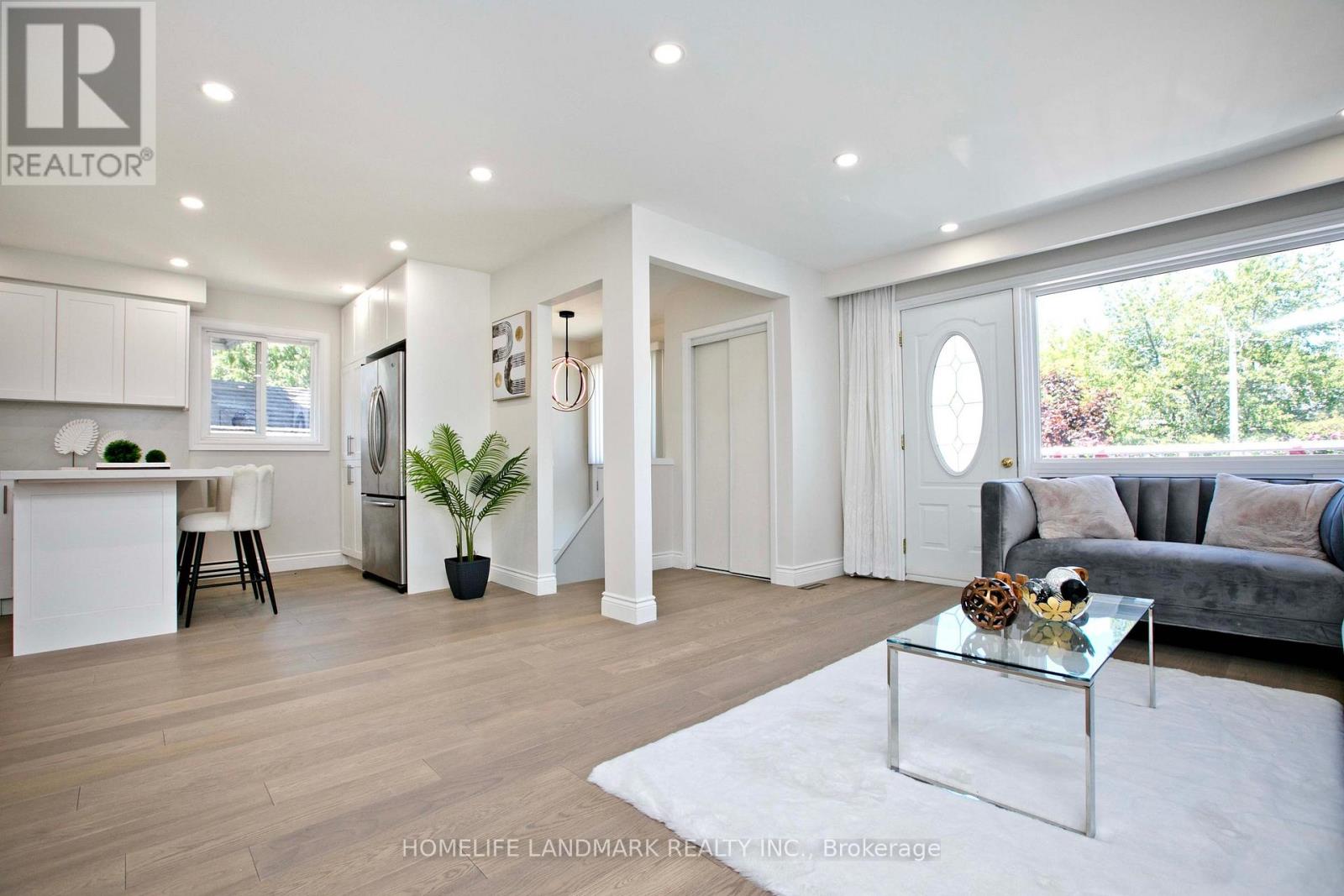 Property at 39 LA PEER BOULEVARD image 4