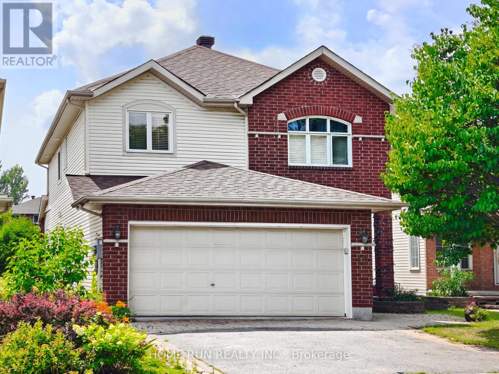 15 EVANSHEN CRESCENT, Ottawa, Ontario