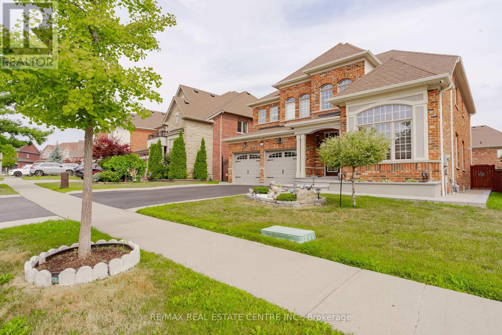 Property at 18 RAMPART DRIVE image 2