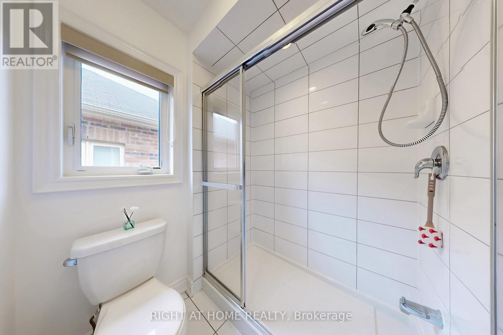 423 Grindstone Trail, Oakville, Ontario  L6H 0S1 - Photo 36 - W12309693