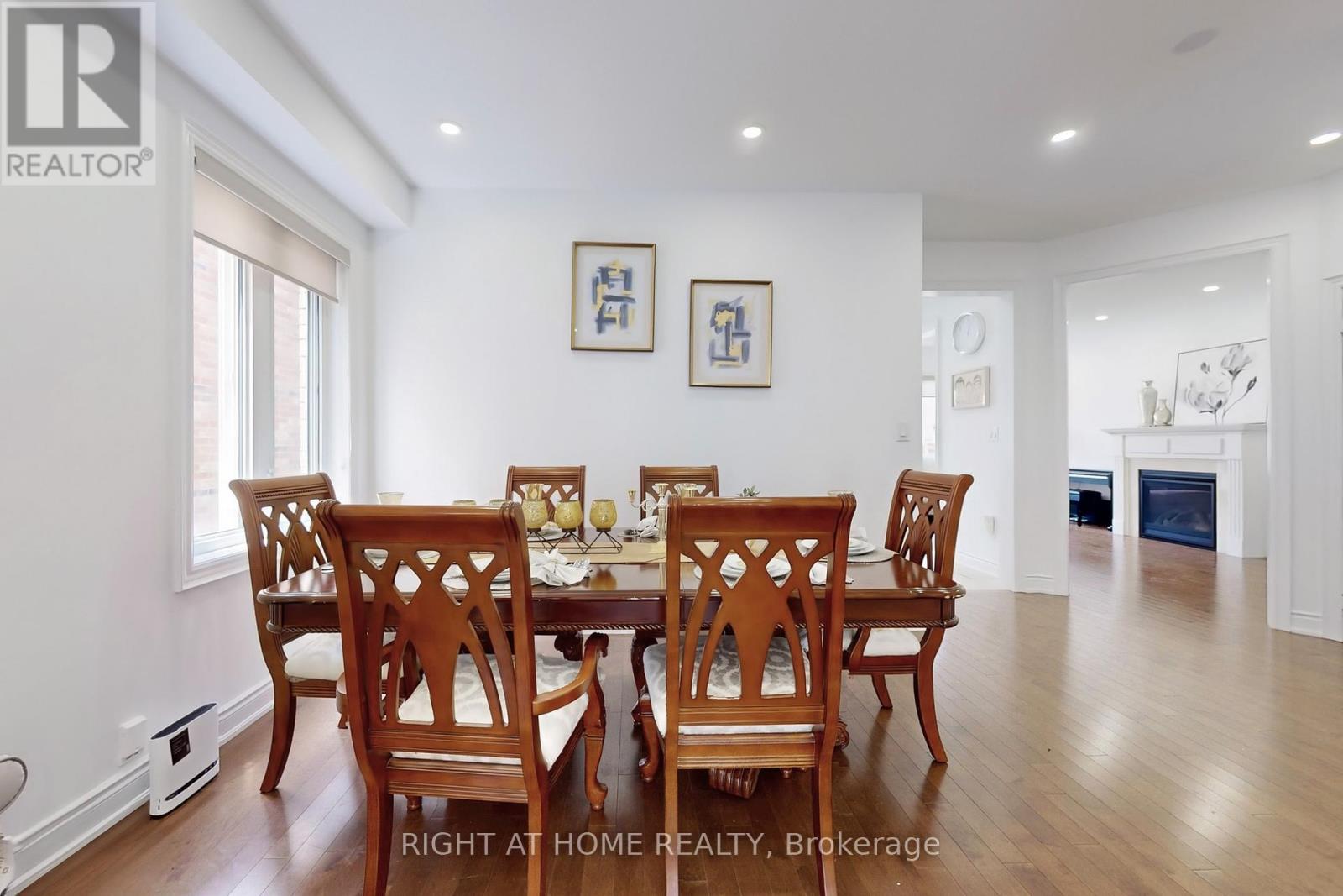 423 Grindstone Trail, Oakville, Ontario  L6H 0S1 - Photo 16 - W12309693