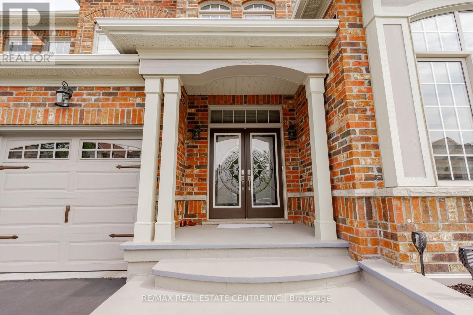 Property at 18 RAMPART DRIVE image 3