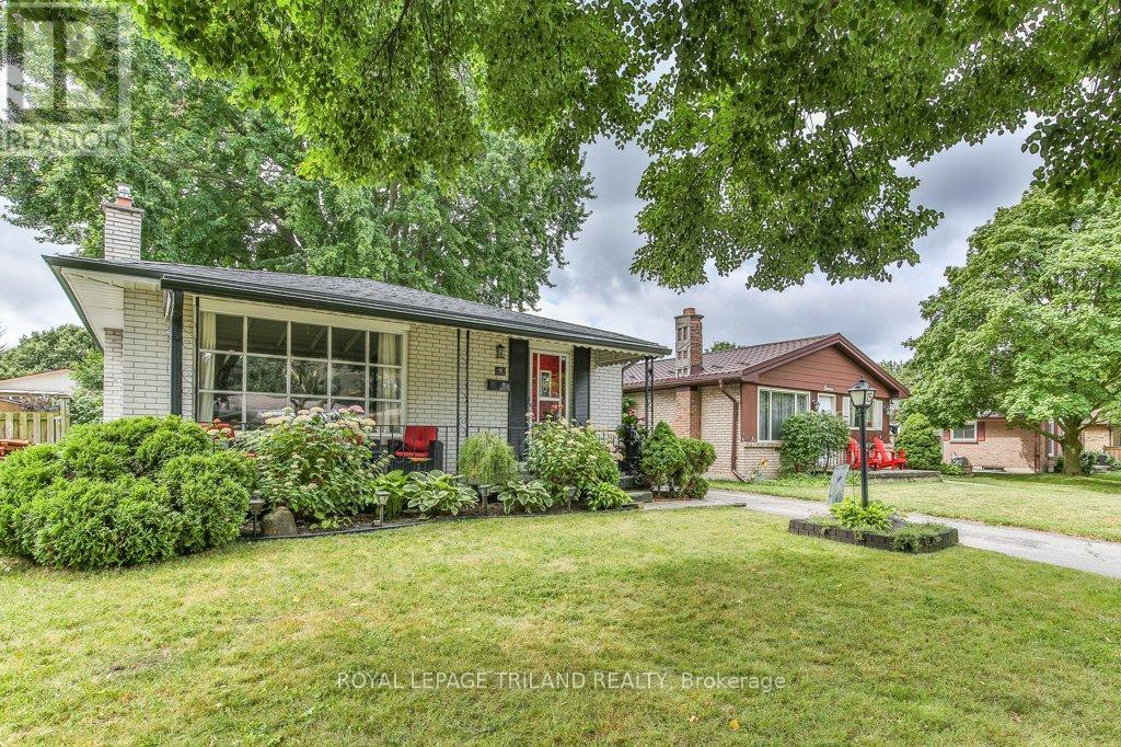 15 Talavera Crescent, London East, Ontario  N5V 1K7 - Photo 4 - X12310124