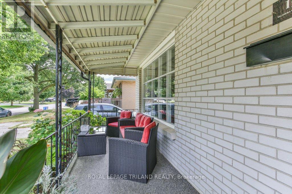 15 Talavera Crescent, London East, Ontario  N5V 1K7 - Photo 5 - X12310124