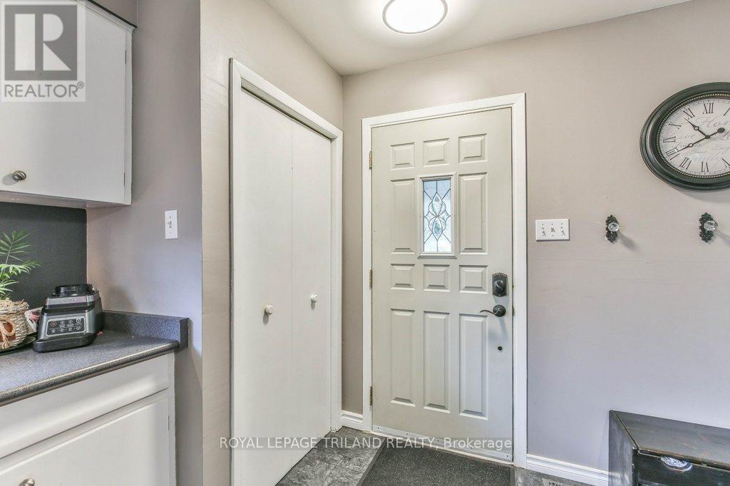 15 Talavera Crescent, London East, Ontario  N5V 1K7 - Photo 6 - X12310124