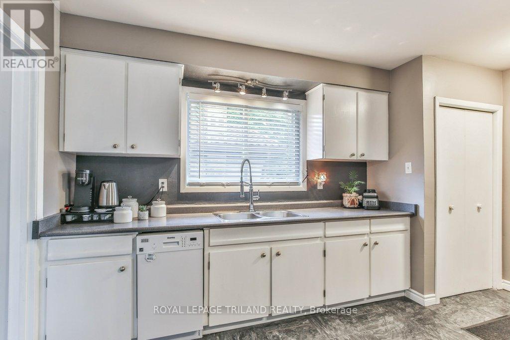 15 Talavera Crescent, London East, Ontario  N5V 1K7 - Photo 8 - X12310124
