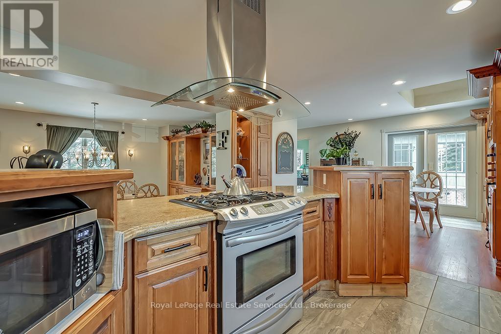 6 Turtle Lake Drive, Halton Hills, Ontario  L7J 2W7 - Photo 20 - W12310113