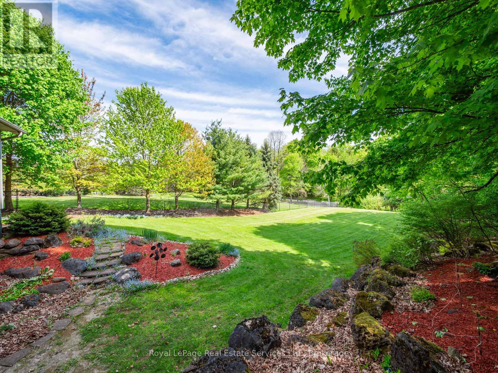 6 Turtle Lake Drive, Halton Hills, Ontario  L7J 2W7 - Photo 44 - W12310113