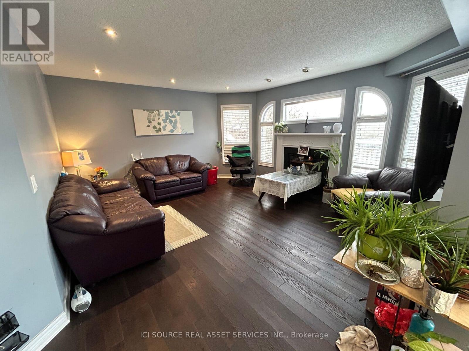 5579 Creditrise Place, Mississauga, Ontario  L5M 6E3 - Photo 5 - W12310107