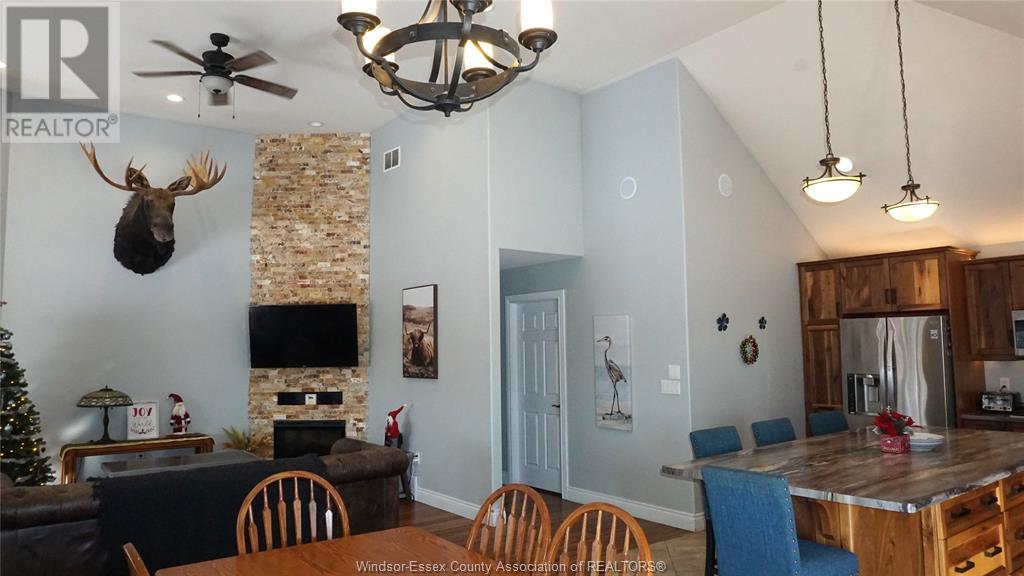 Property at 2125 FRONT image 4