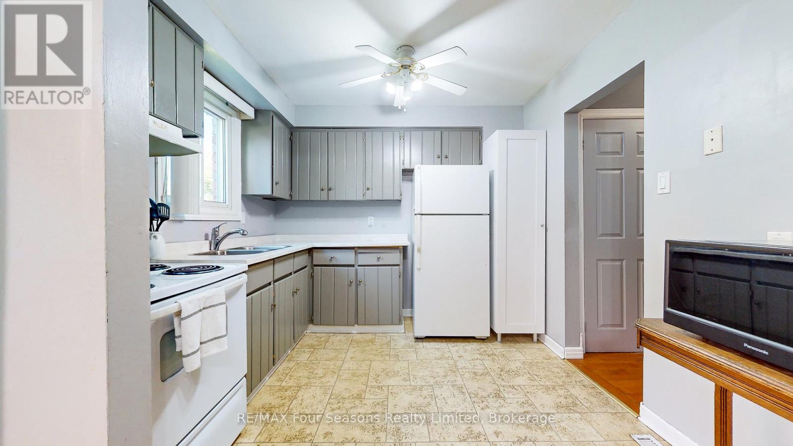 169 Burbank Crescent, Orangeville, Ontario  L9W 3H7 - Photo 9 - W12205309