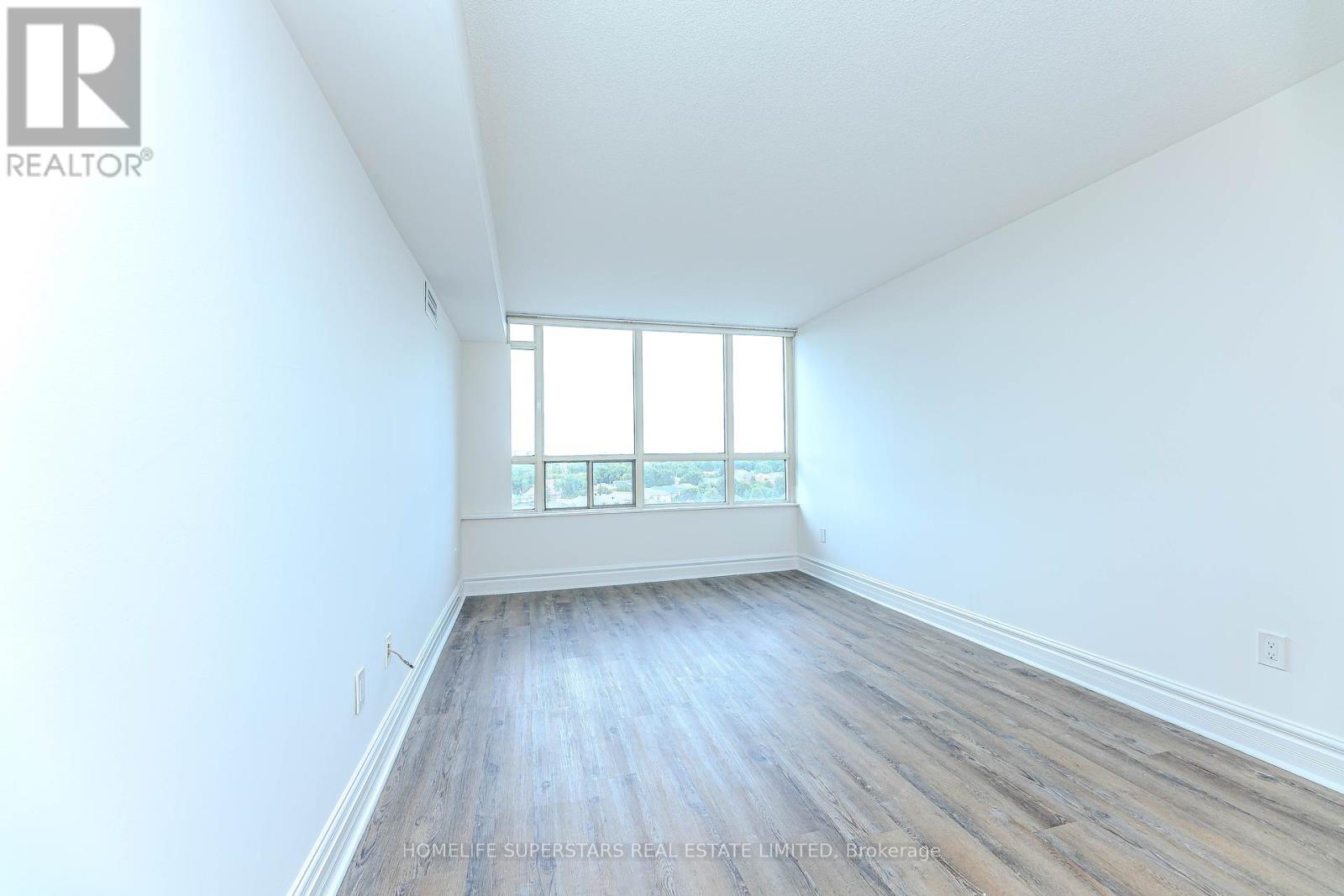 1005 - 7 Townsgate Drive, Vaughan, Ontario  L4J 7Z9 - Photo 15 - N12310118