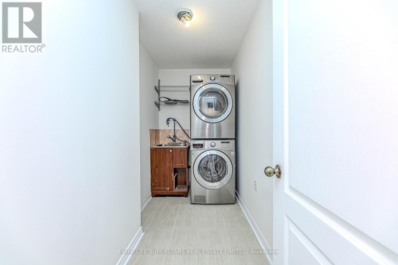 1005 - 7 Townsgate Drive, Vaughan, Ontario  L4J 7Z9 - Photo 19 - N12310118