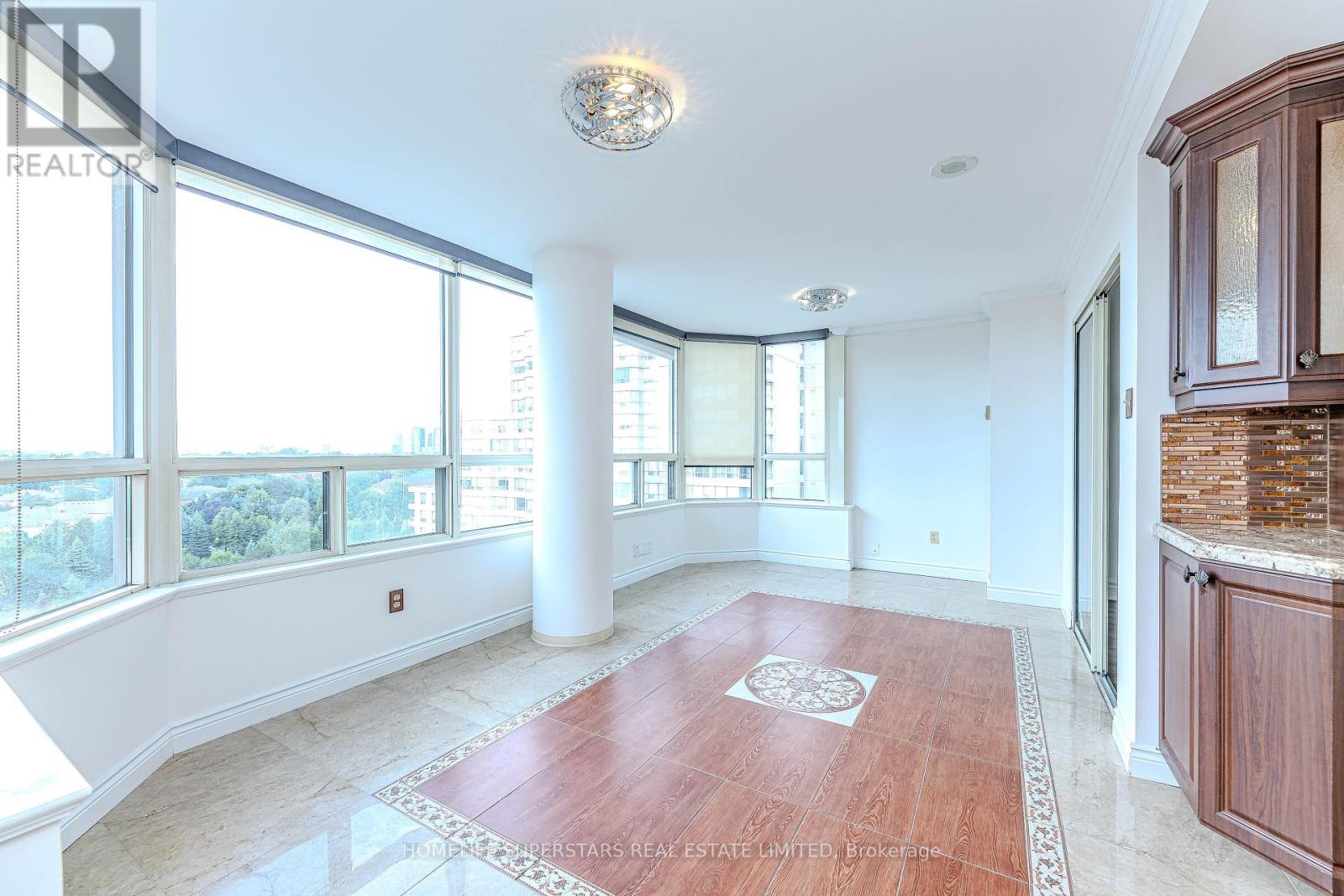 1005 - 7 Townsgate Drive, Vaughan, Ontario  L4J 7Z9 - Photo 9 - N12310118