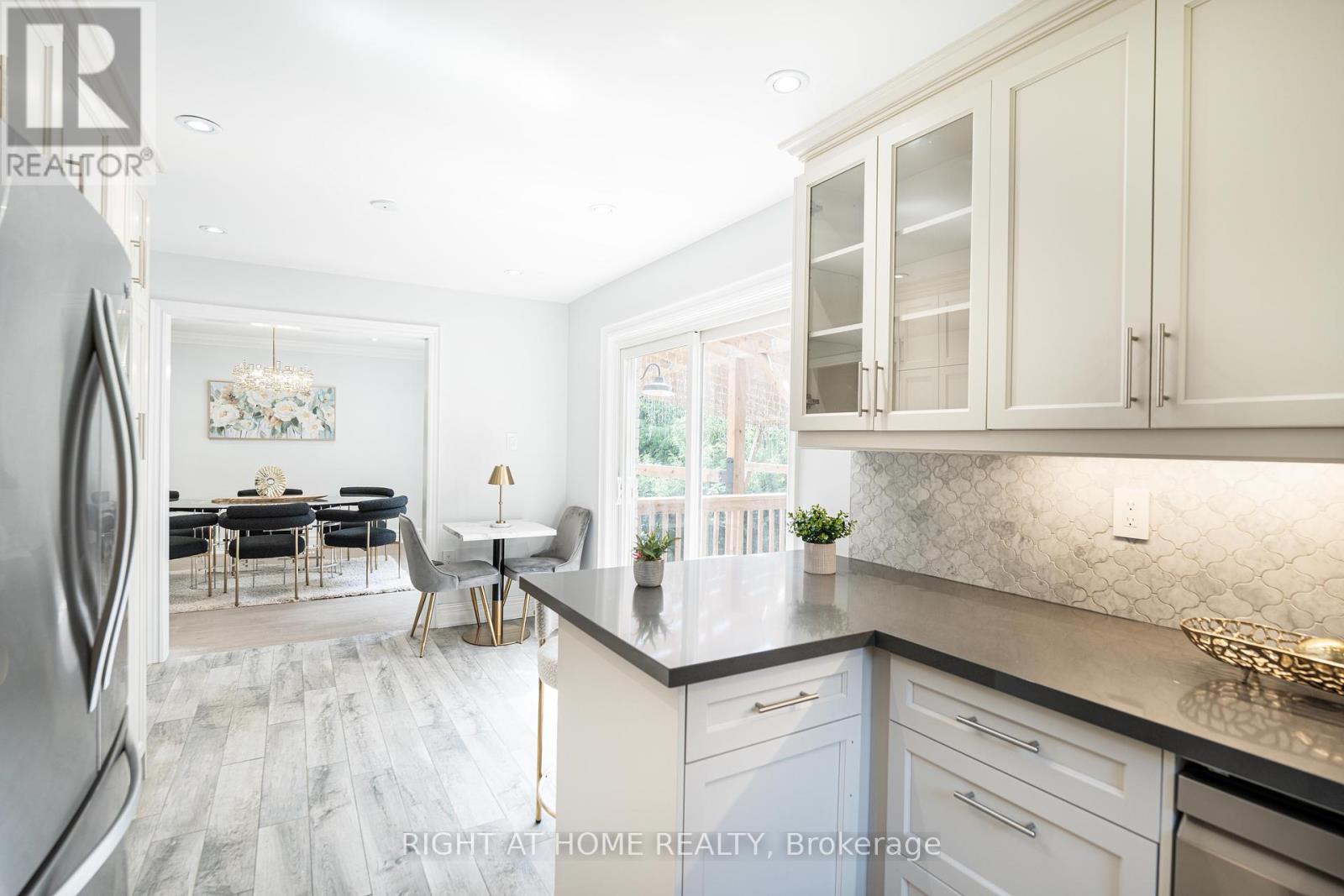 29 Vanwood Road, Markham (Thornhill), Ontario  L3T 2N1 - Photo 12 - N12310122