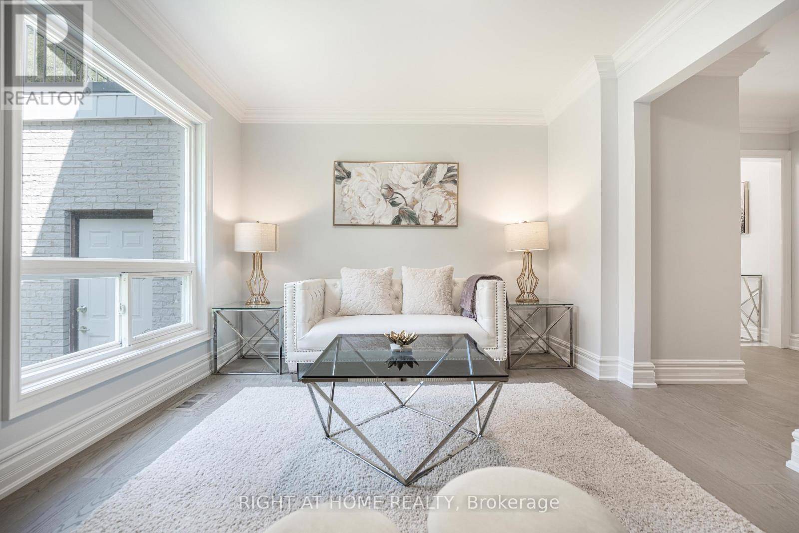 29 Vanwood Road, Markham (Thornhill), Ontario  L3T 2N1 - Photo 6 - N12310122