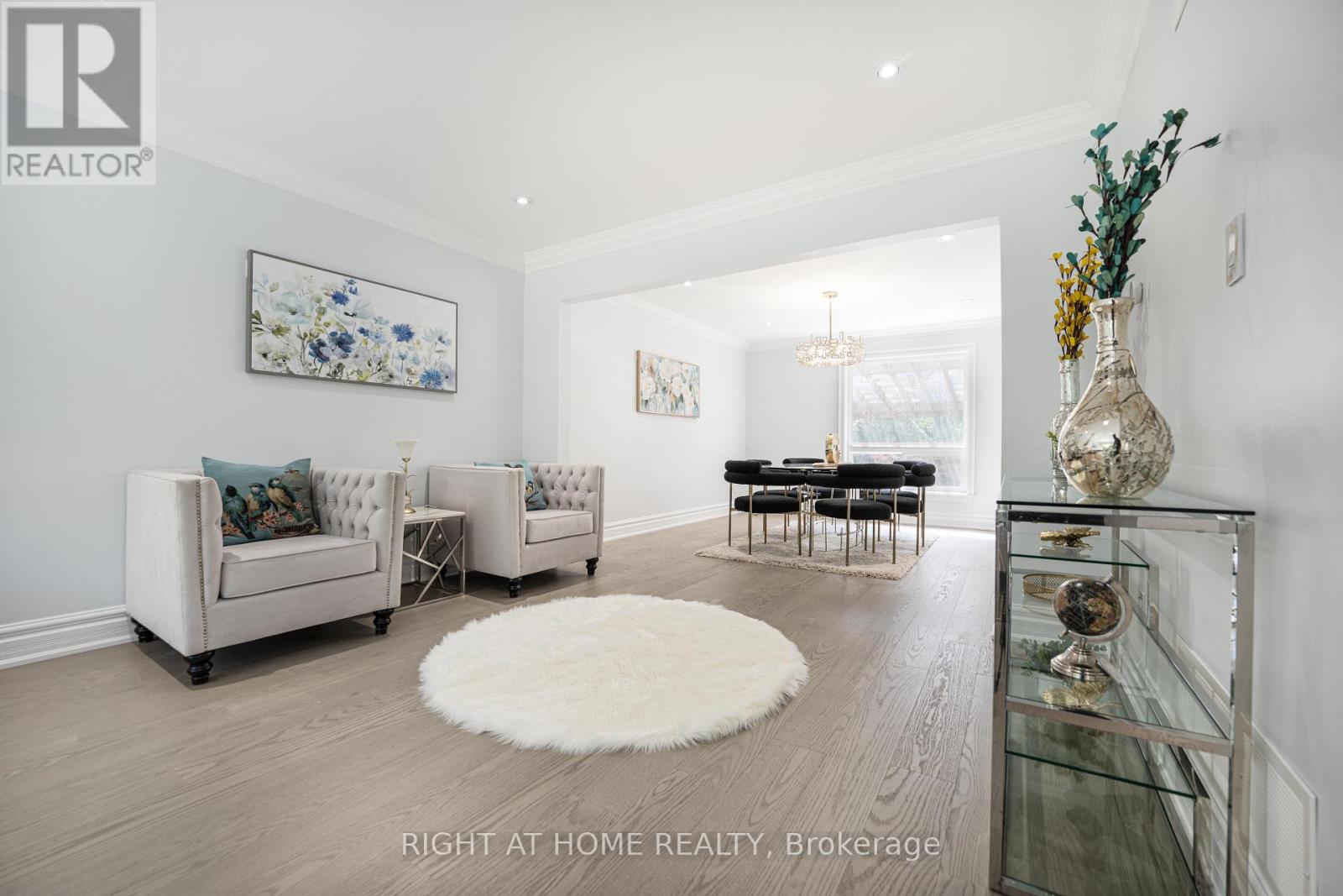 29 Vanwood Road, Markham (Thornhill), Ontario  L3T 2N1 - Photo 7 - N12310122