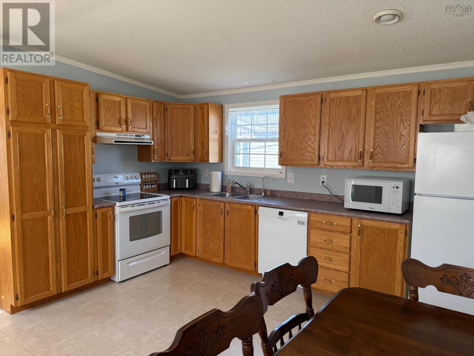 14 Belmont Drive, Bridgewater, Nova Scotia  B4V 4E5 - Photo 9 - 202518759