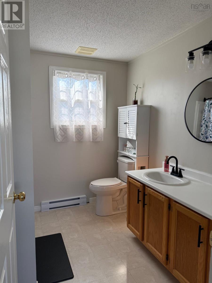 14 Belmont Drive, Bridgewater, Nova Scotia  B4V 4E5 - Photo 15 - 202518759