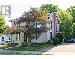 23 Mountain Street Grimsby West (541)-146;, Grimsby, Ca