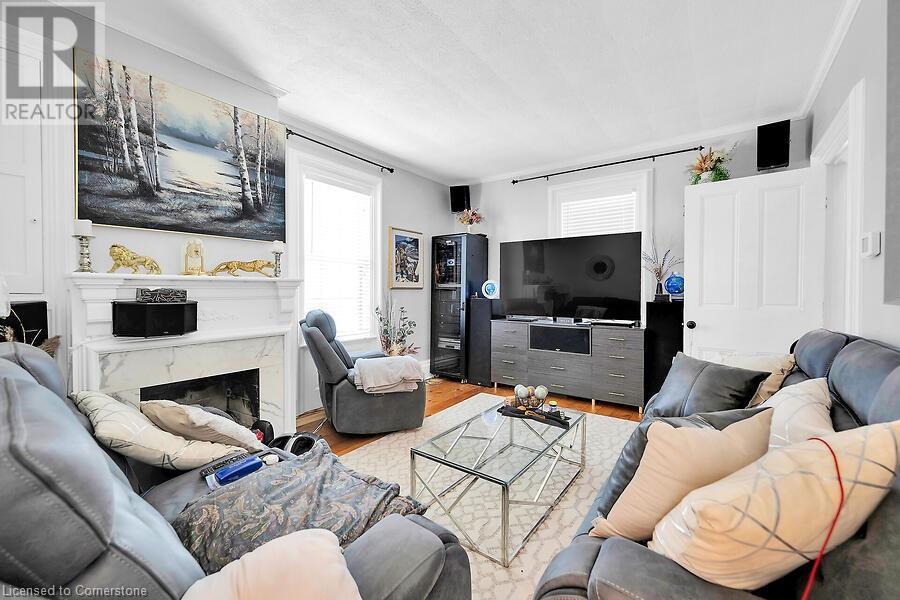 23 Mountain Street, Grimsby, Ontario  L3M 3J9 - Photo 7 - 40755074