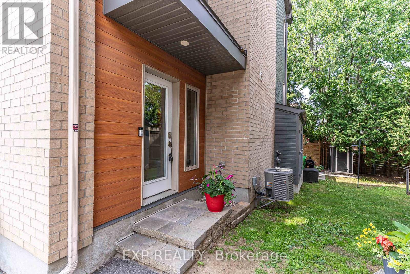 Property at 612 TERRAVITA PRIVATE image 3
