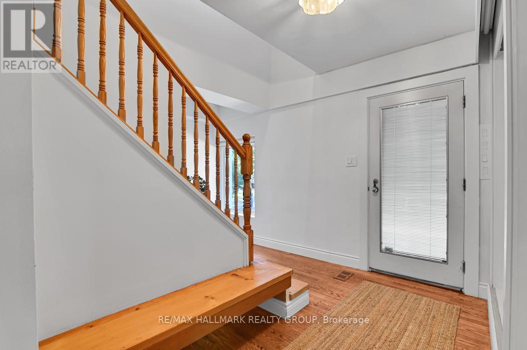 Property at 33 ROCKCLIFFE WAY image 3