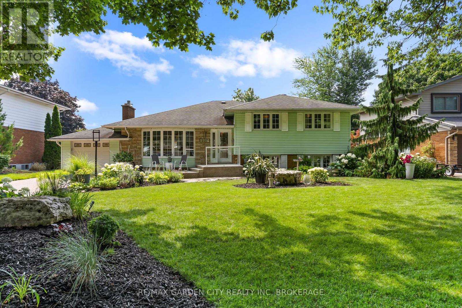 Property at 227 RIVERVIEW BOULEVARD image 2