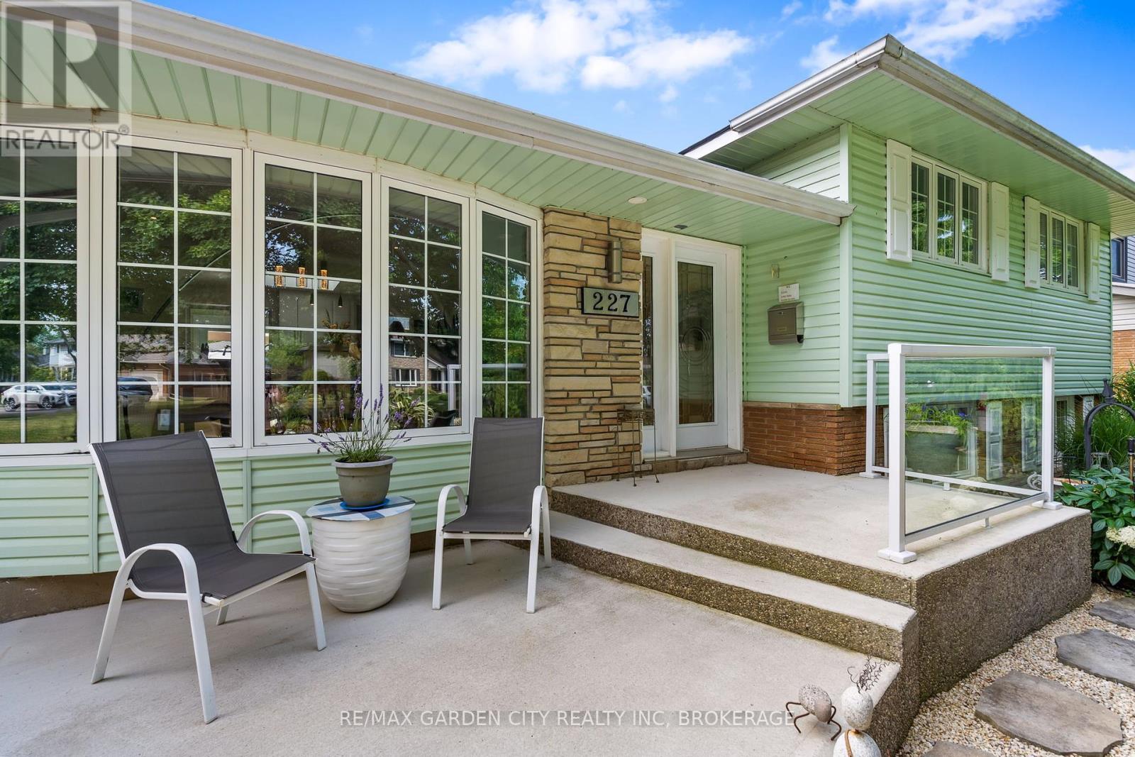 Property at 227 RIVERVIEW BOULEVARD image 3