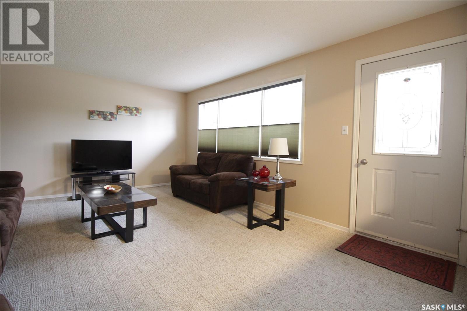 520 3rd Avenue, Esterhazy, Saskatchewan  S0A 0X0 - Photo 8 - SK013550