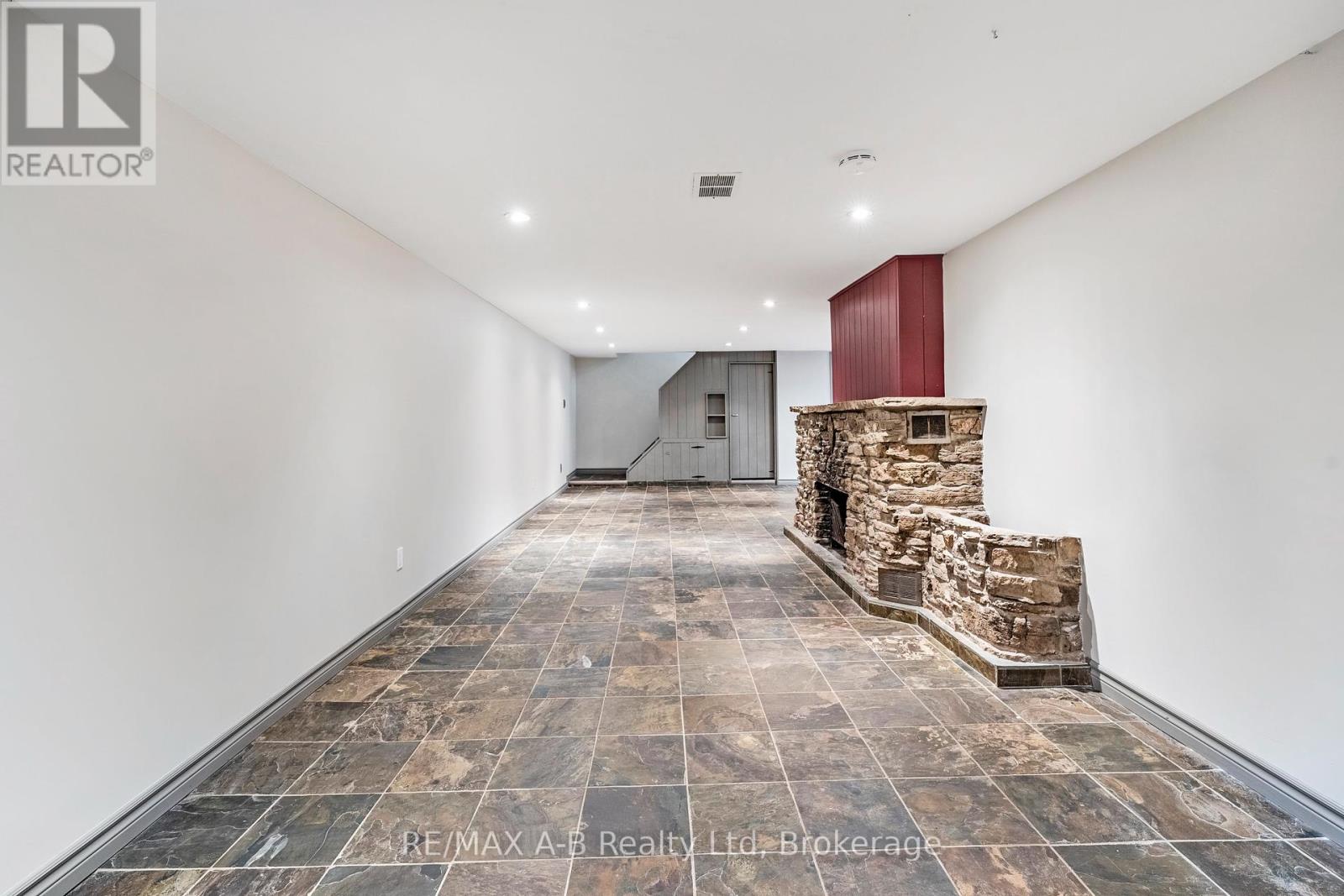 78 Valewood Place, Kitchener, Ontario  N2H 4N6 - Photo 16 - X12310152