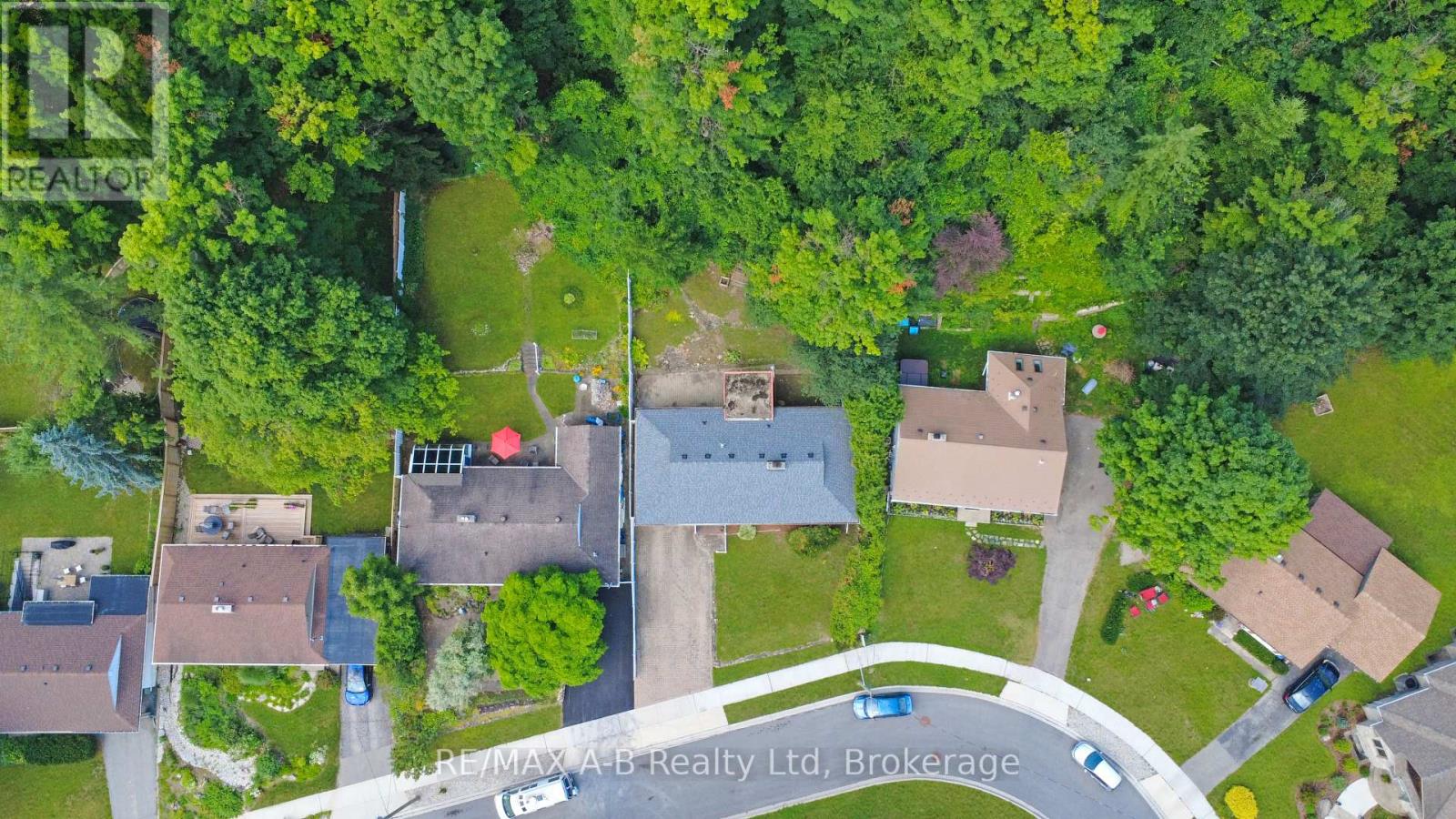 78 Valewood Place, Kitchener, Ontario  N2H 4N6 - Photo 22 - X12310152