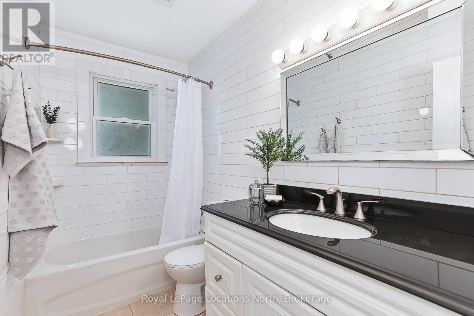 283 Denmark Street, Meaford, Ontario  N4L 1C2 - Photo 30 - X12310172