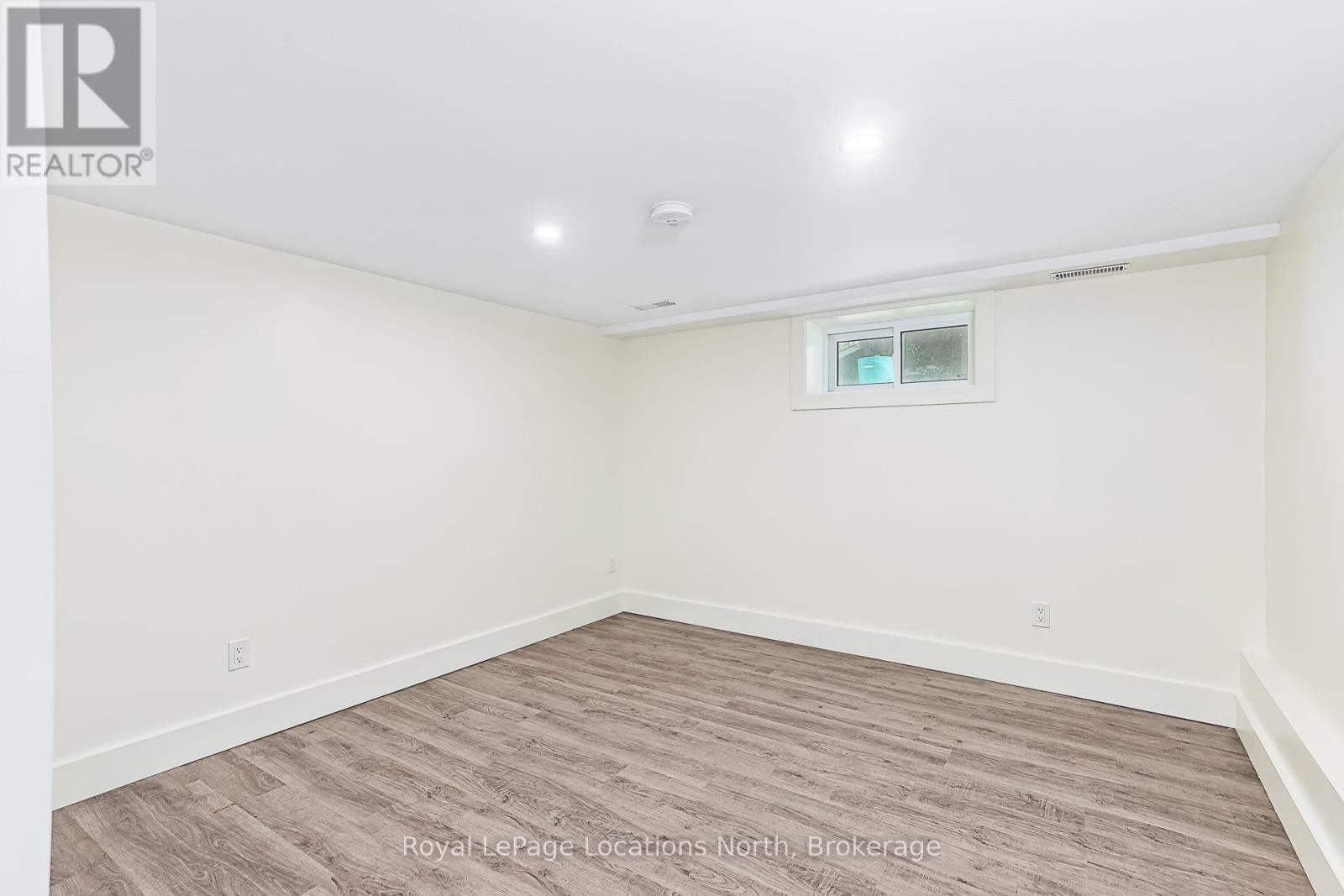 283 Denmark Street, Meaford, Ontario  N4L 1C2 - Photo 39 - X12310172