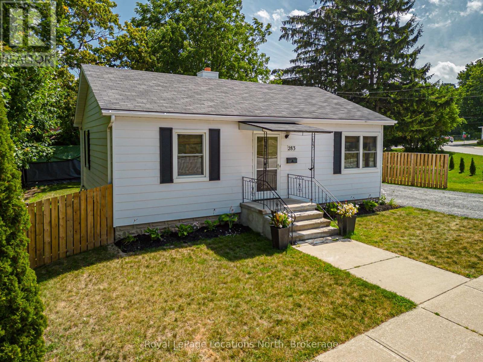283 Denmark Street, Meaford, Ontario  N4L 1C2 - Photo 8 - X12310172