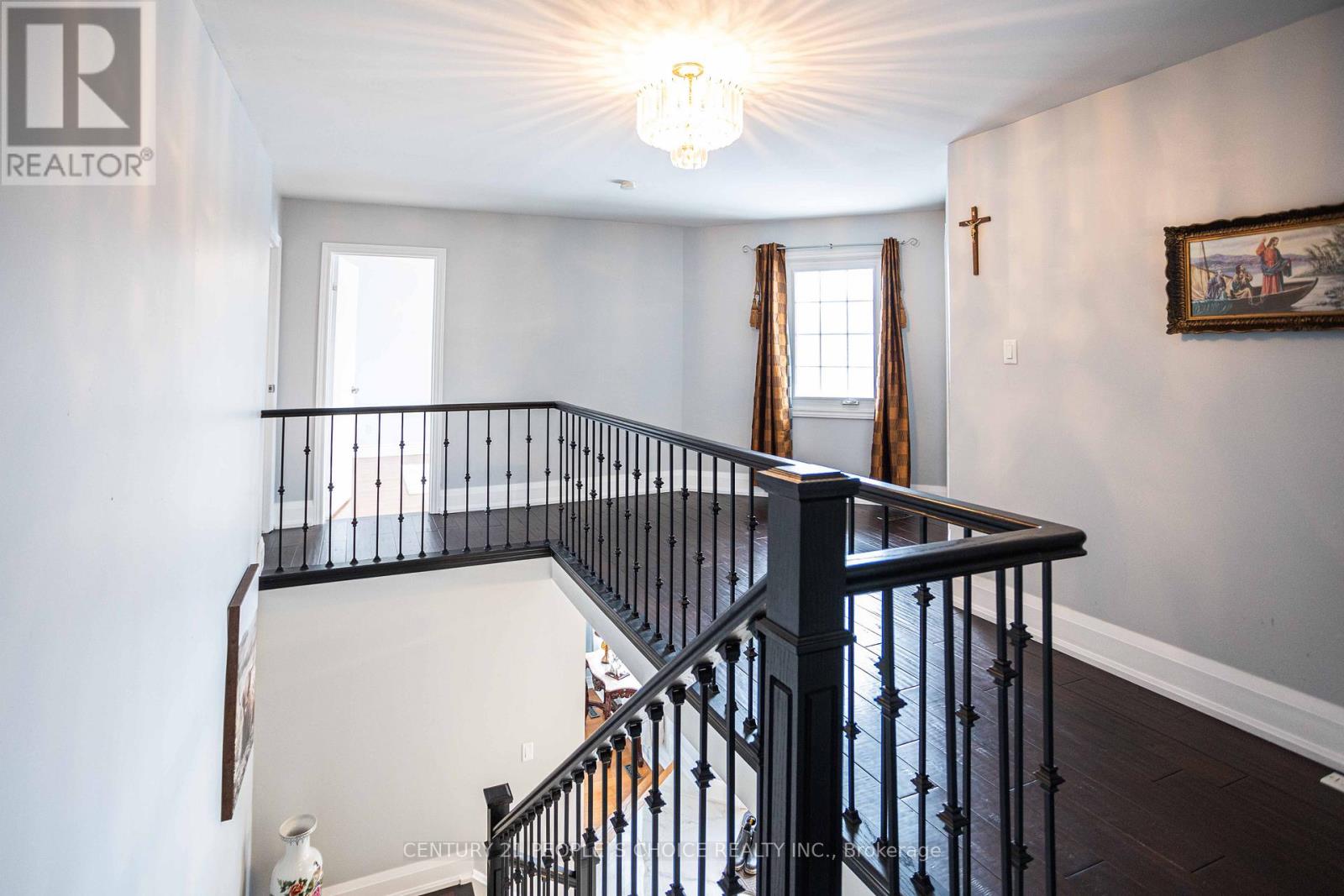 32 Madrid Crescent, Brampton, Ontario  L6S 2X4 - Photo 19 - W12201591