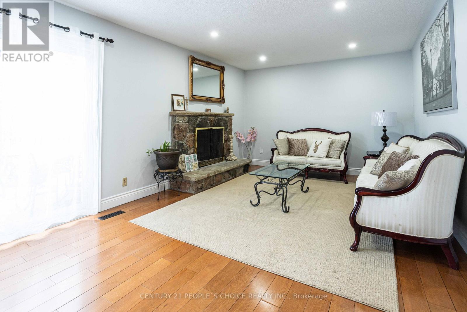 32 Madrid Crescent, Brampton, Ontario  L6S 2X4 - Photo 17 - W12201591