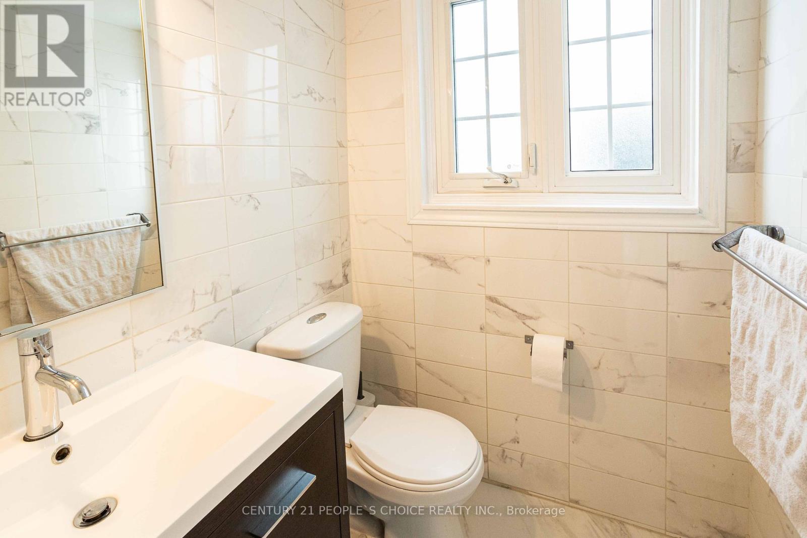 32 Madrid Crescent, Brampton, Ontario  L6S 2X4 - Photo 25 - W12201591