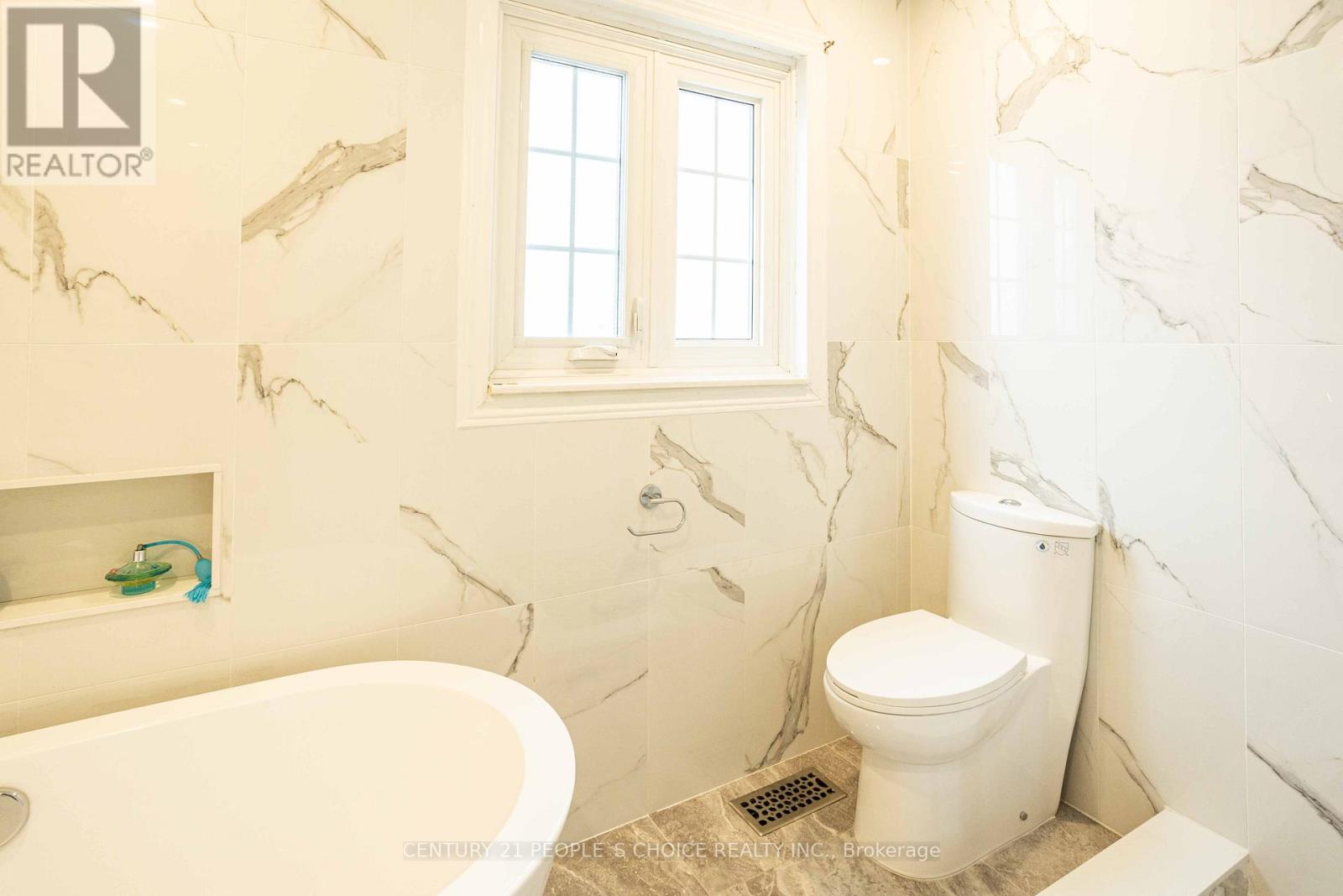 32 Madrid Crescent, Brampton, Ontario  L6S 2X4 - Photo 24 - W12201591