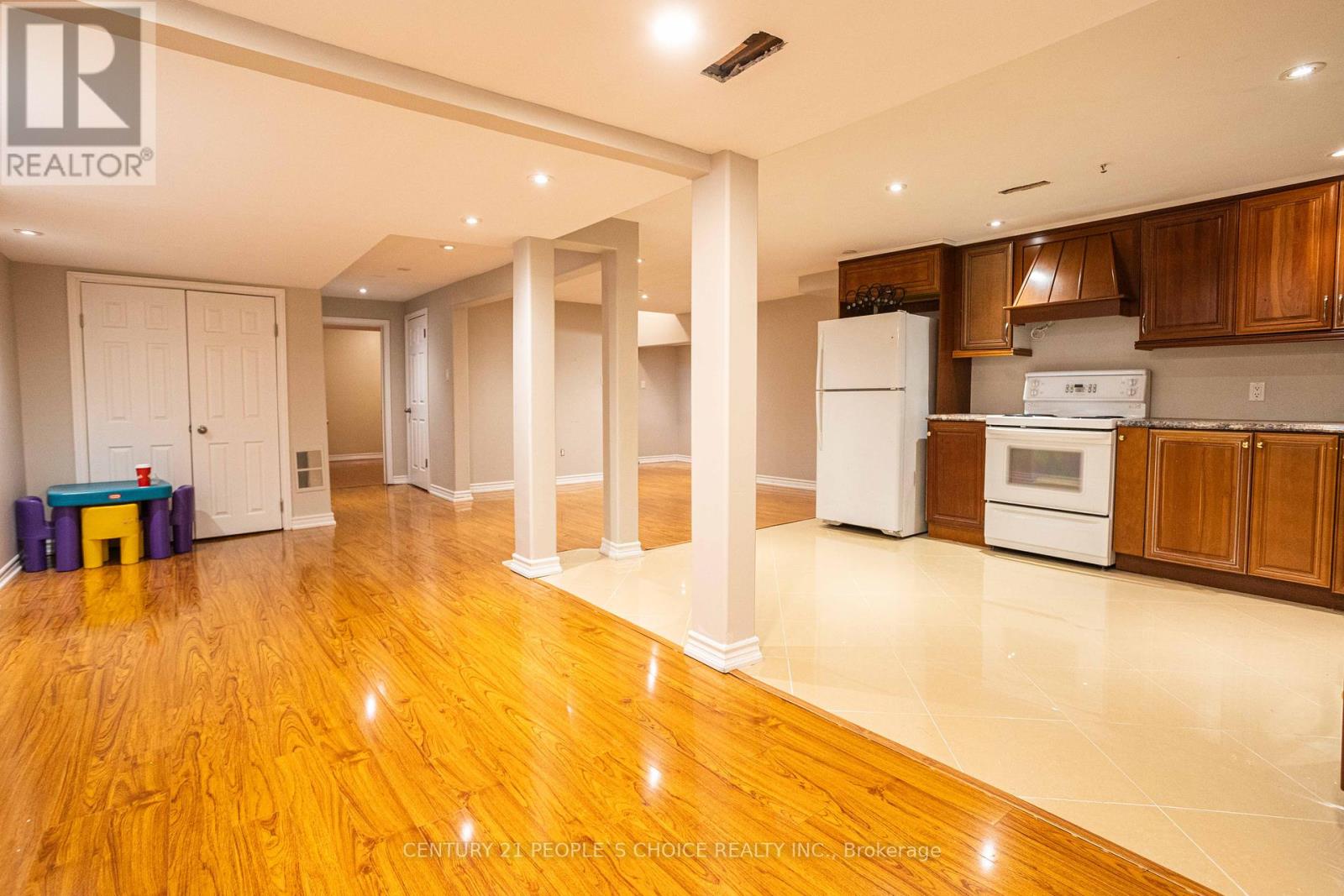 32 Madrid Crescent, Brampton, Ontario  L6S 2X4 - Photo 41 - W12201591
