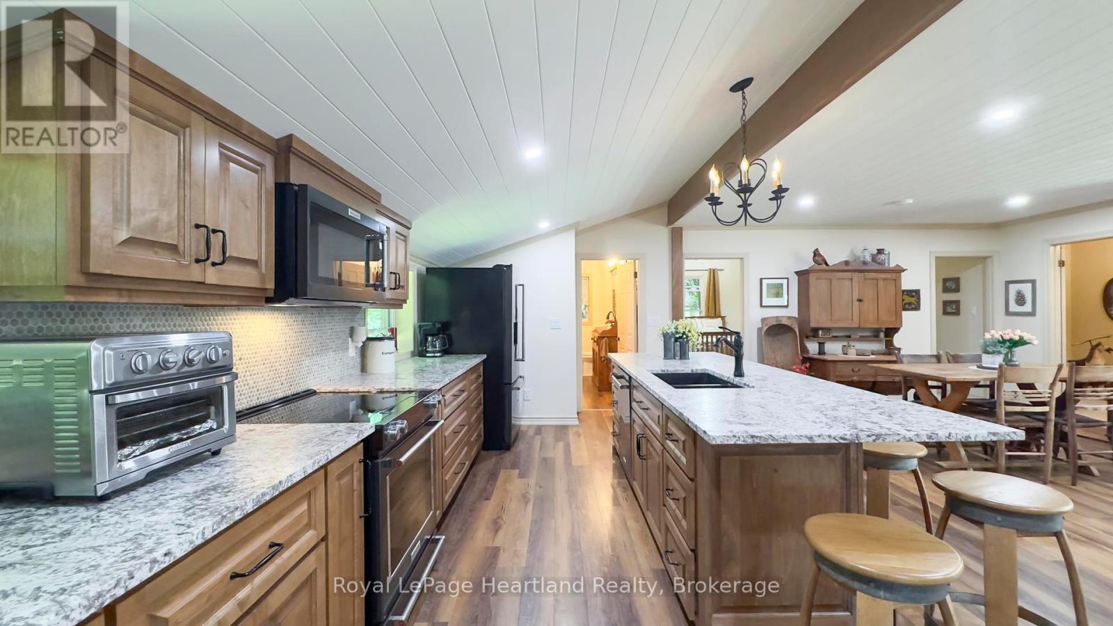 37752 Bayfield Road, Central Huron, Ontario  N0M 1L0 - Photo 12 - X12305255