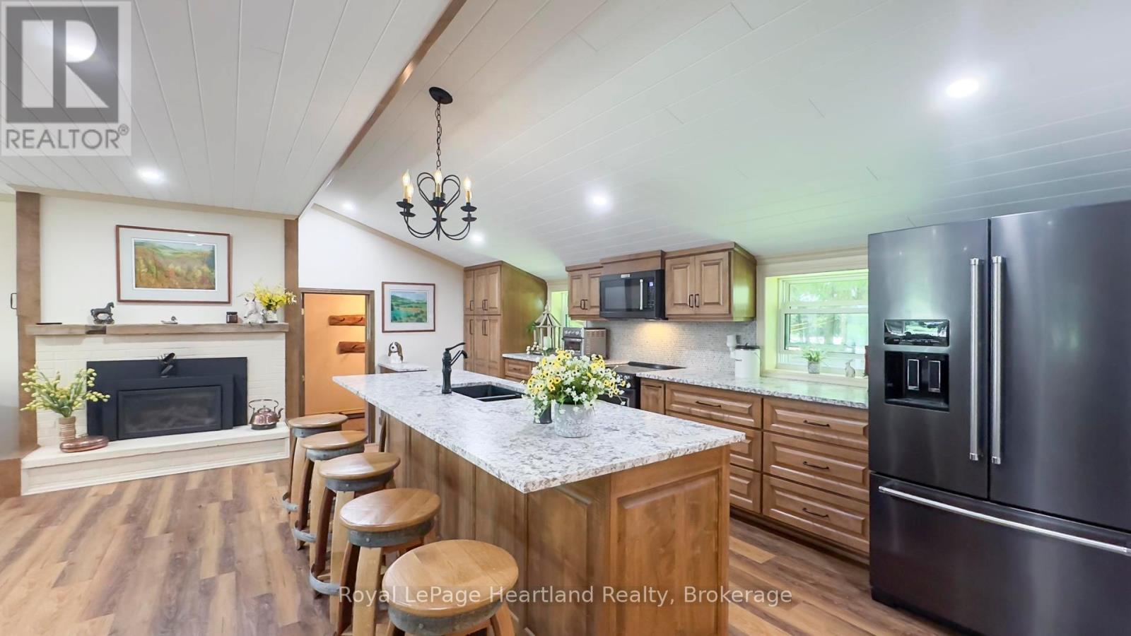 37752 Bayfield Road, Central Huron, Ontario  N0M 1L0 - Photo 14 - X12305255