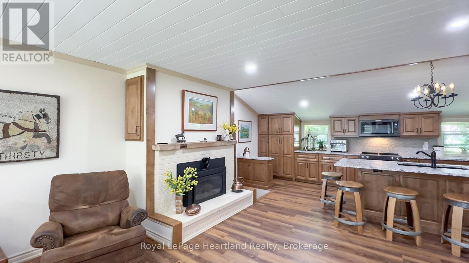 37752 Bayfield Road, Central Huron, Ontario  N0M 1L0 - Photo 8 - X12305255