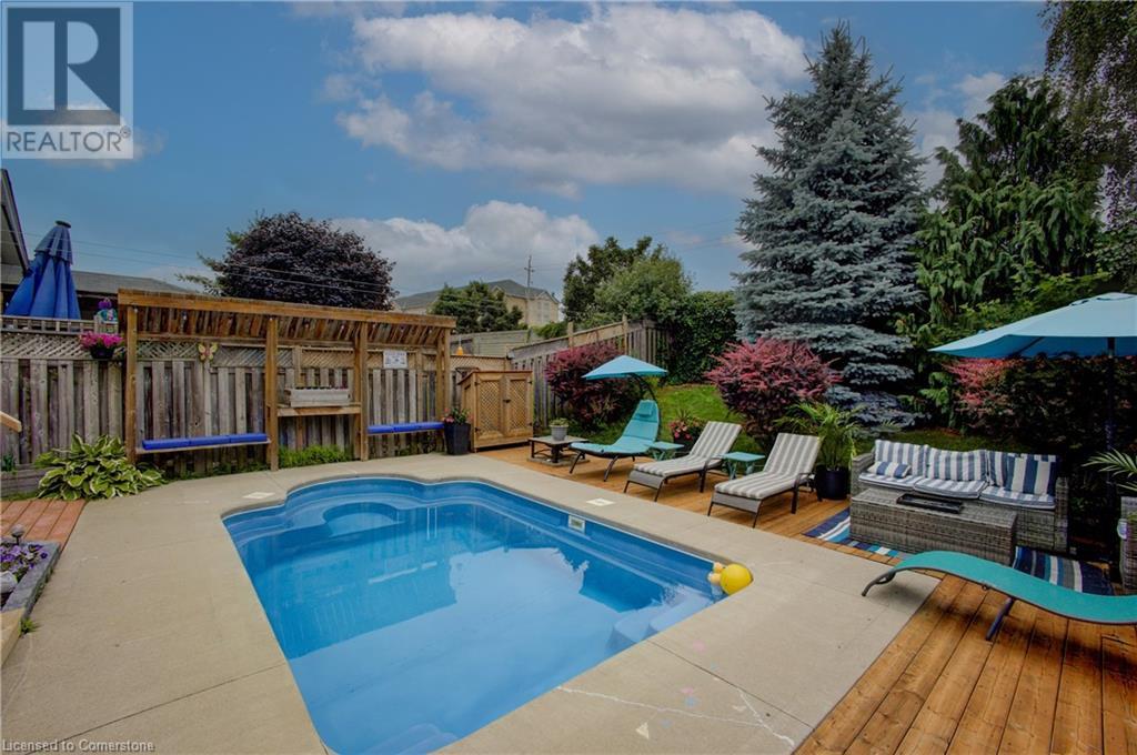 Property at 28 BARTLEMAN Crescent image 3